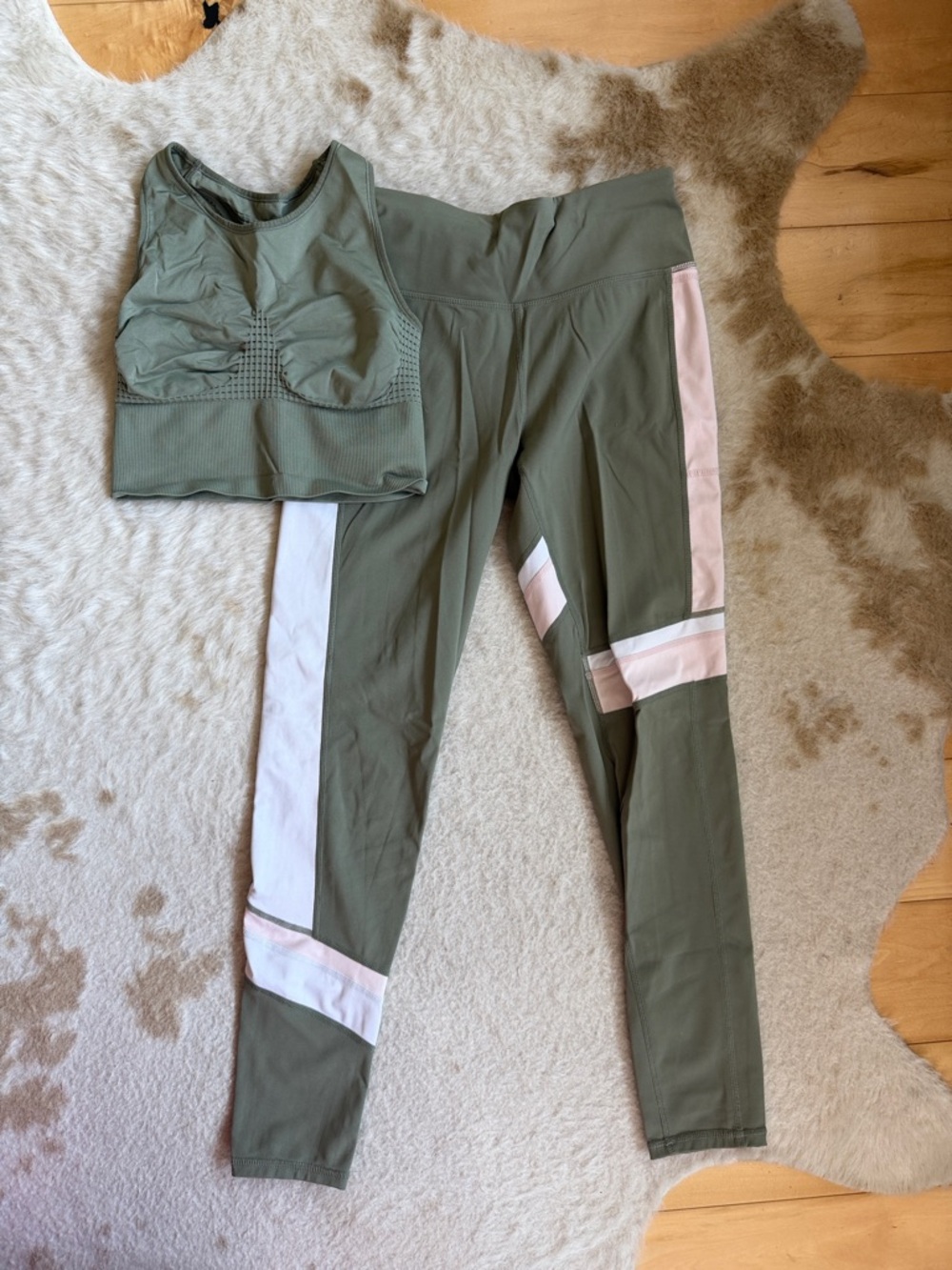 Sweaty Betty Olive Green & Light Pink Leggings and Crop Top Set M TOP